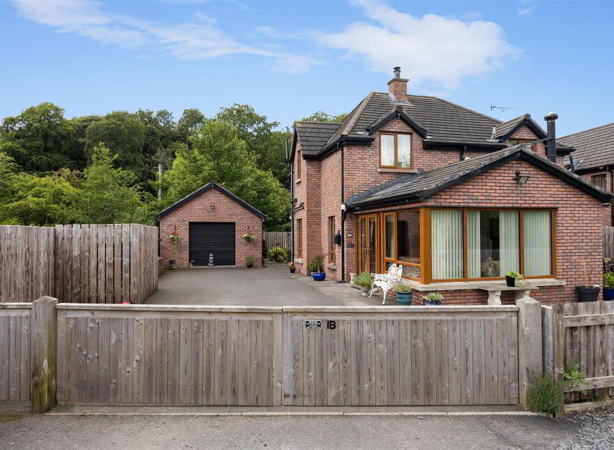 1b Rowallane Close, Saintfield, BT24 7PA
