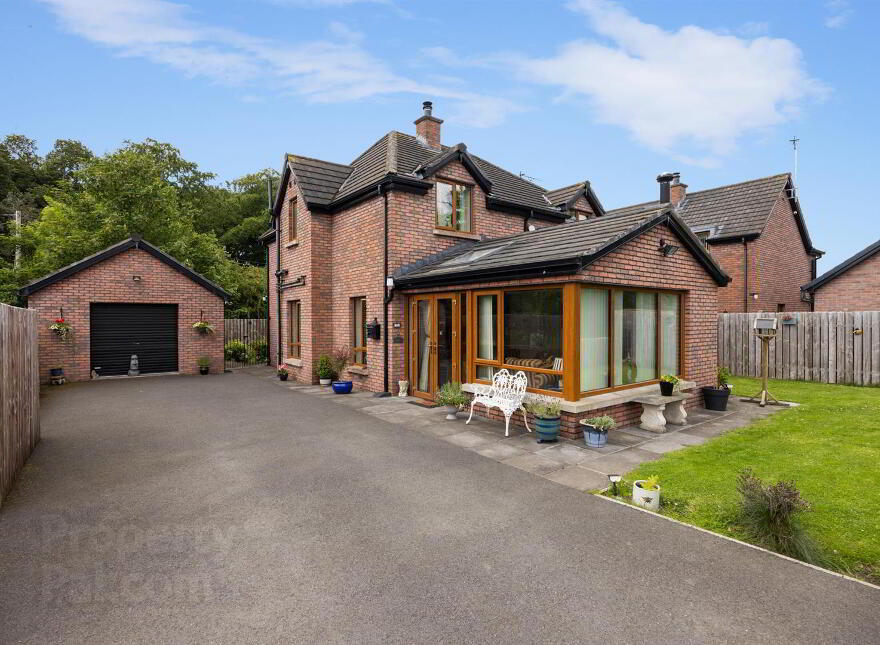 1b Rowallane Close, Saintfield, BT24 7PA photo