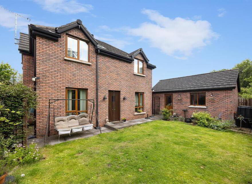 1b Rowallane Close, Saintfield, BT24 7PA