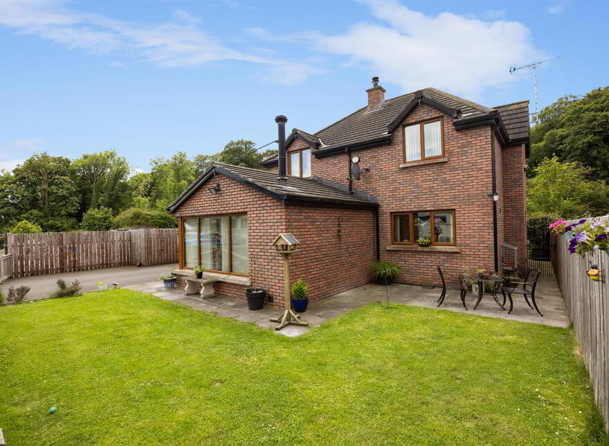 1b Rowallane Close, Saintfield, BT24 7PA