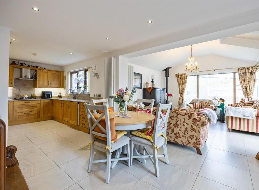 1b Rowallane Close, Saintfield, BT24 7PA