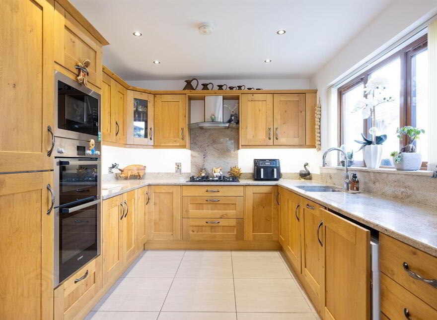 1b Rowallane Close, Saintfield, BT24 7PA
