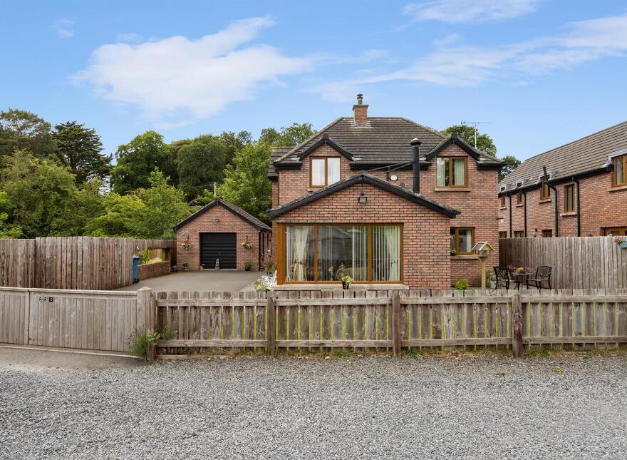 1b Rowallane Close, Saintfield, BT24 7PA