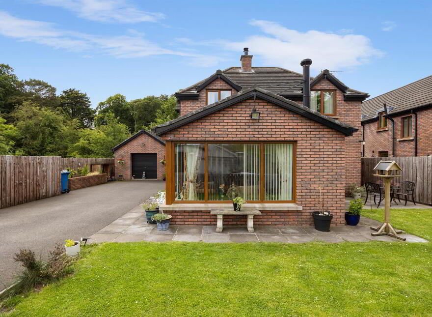 1b Rowallane Close, Saintfield, BT24 7PA
