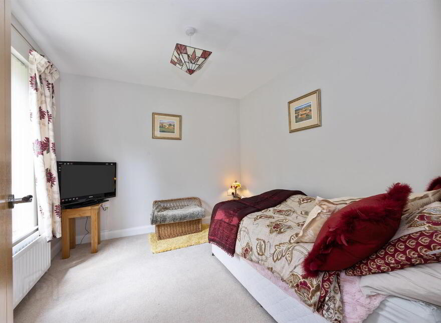 1b Rowallane Close, Saintfield, BT24 7PA
