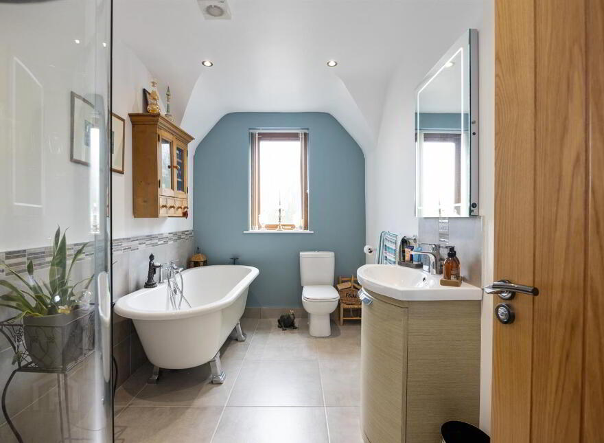 1b Rowallane Close, Saintfield, BT24 7PA