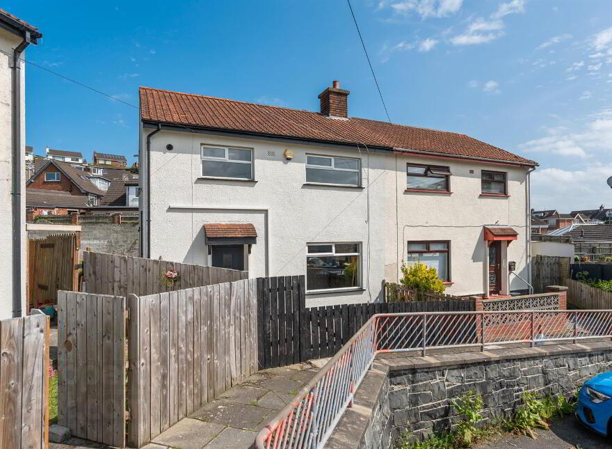 18 Slievemore Avenue, Newtownards, BT23 8JT photo