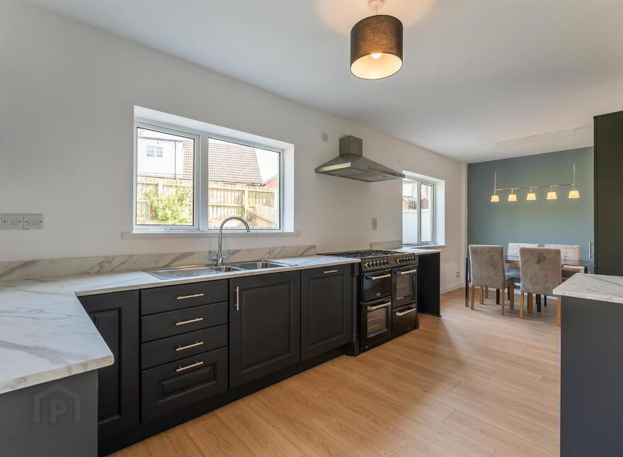 18 Slievemore Avenue, Newtownards, BT23 8JT
