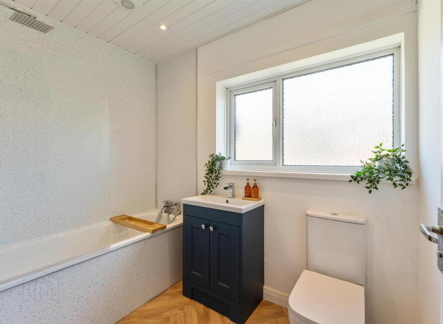 18 Slievemore Avenue, Newtownards, BT23 8JT