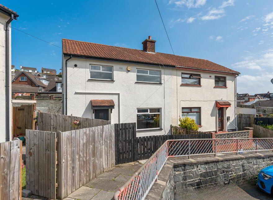 18 Slievemore Avenue, Newtownards, BT23 8JT