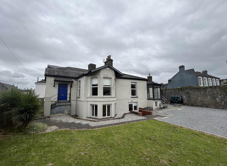 Mentana, Laurel Hill Avenue, South Circular Road photo