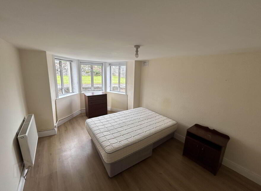 Mentana, Laurel Hill Avenue, South Circular Road
