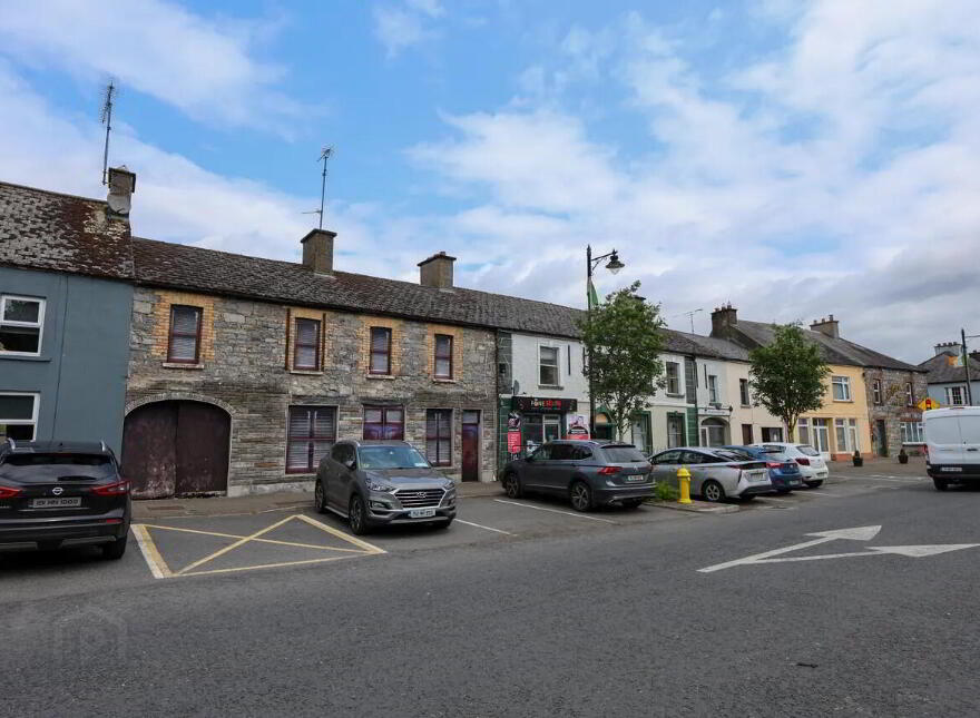 The Square, Castlepollard
