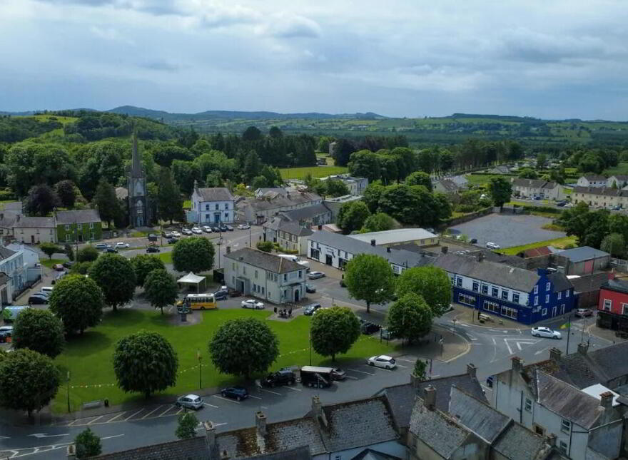 The Square, Castlepollard