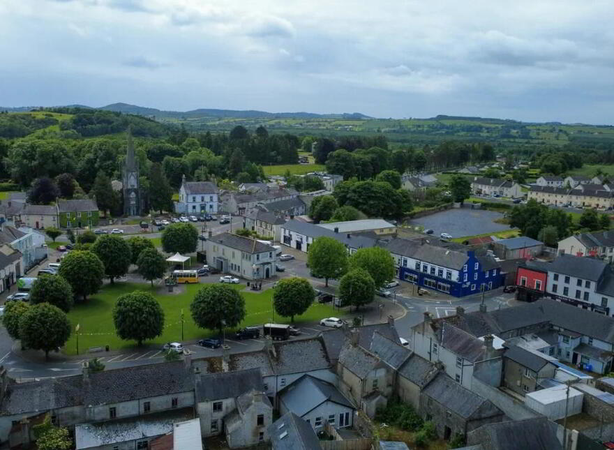 The Square, Castlepollard