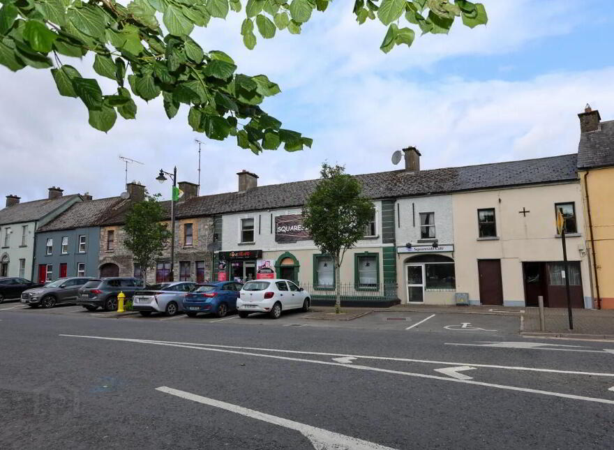 The Square, Castlepollard