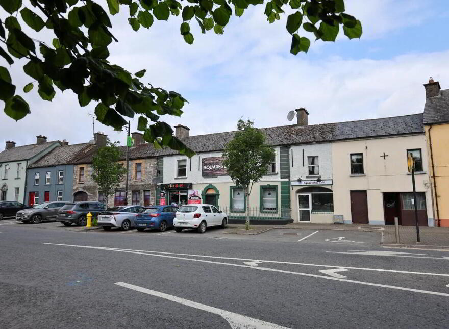 The Square, Castlepollard
