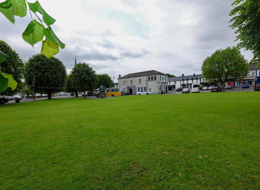 The Square, Castlepollard