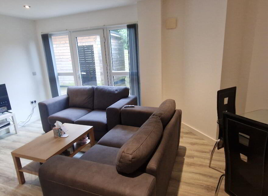 Unit 1, 21 Bridge End, Belfast, BT5 4AW