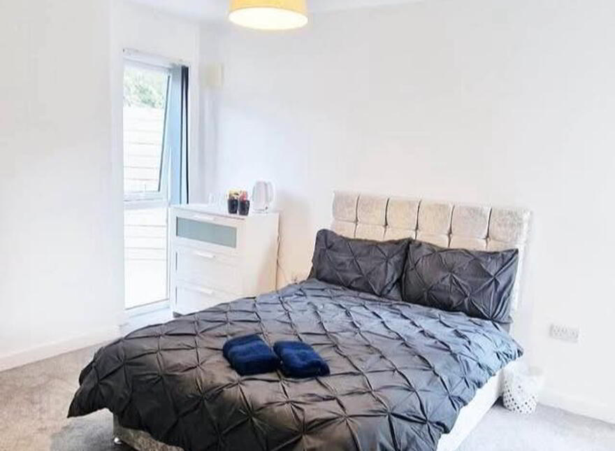 Unit 1, 21 Bridge End, Belfast, BT5 4AW