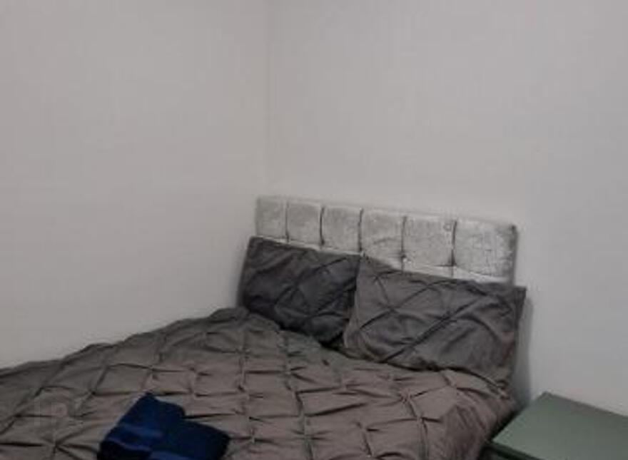 Unit 1, 21 Bridge End, Belfast, BT5 4AW