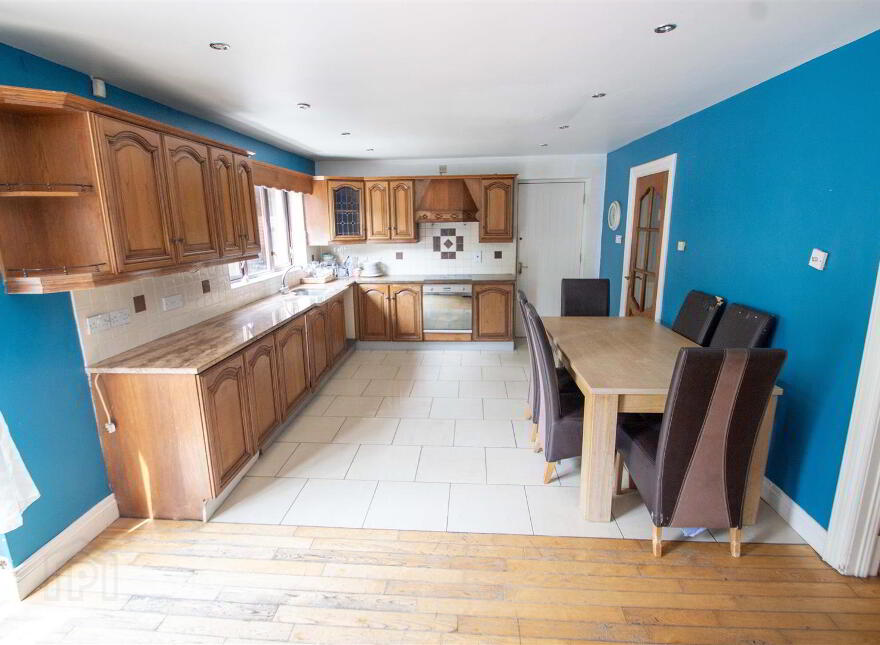 8 Kestrel Grange, Stewartstown Road, Belfast, BT17 0FF