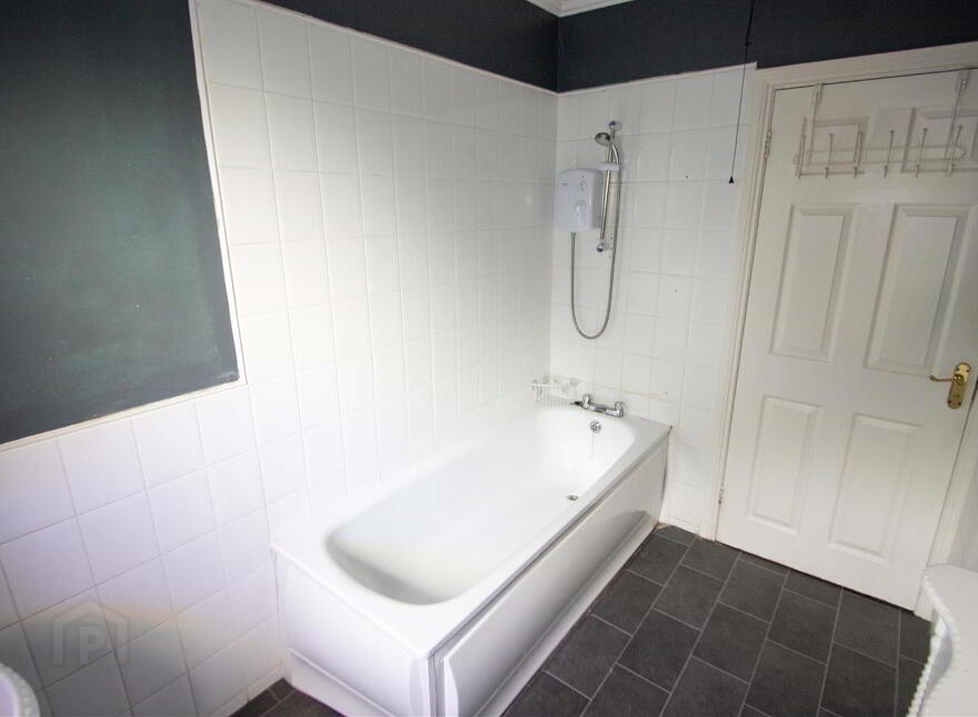 8 Kestrel Grange, Stewartstown Road, Belfast, BT17 0FF