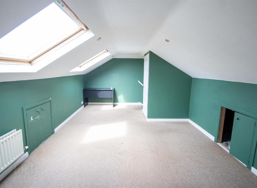 8 Kestrel Grange, Stewartstown Road, Belfast, BT17 0FF