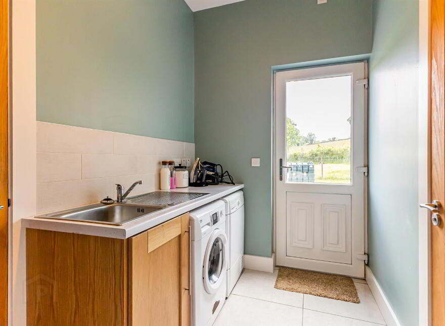 31 Annacloy Road, Downpatrick, BT30 9AE