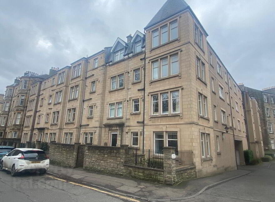 15 Lauriston Gardens, Meadows, Edinburgh, EH3 9HH photo