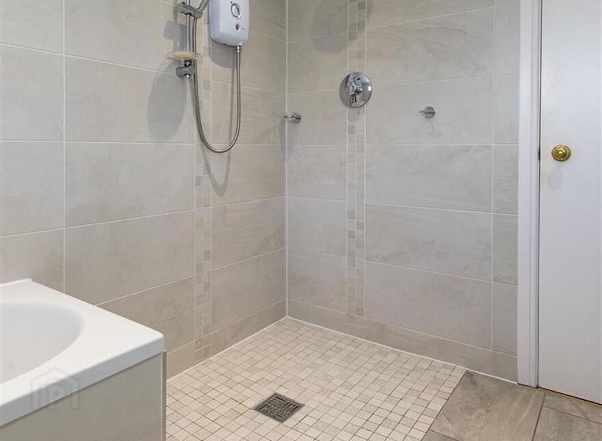 252a & 252b Castlewellan Road, Banbridge, BT32 3SF
