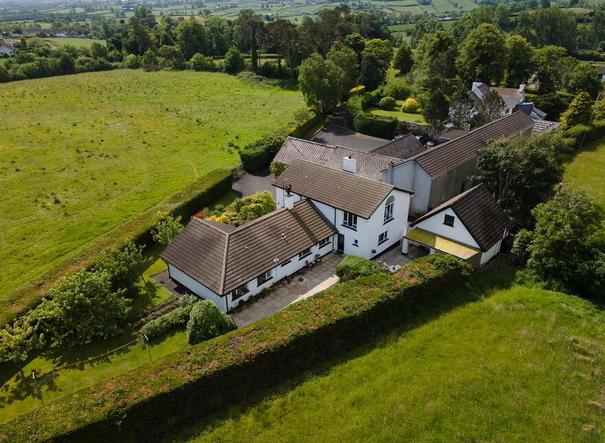 252a & 252b Castlewellan Road, Banbridge, BT32 3SF