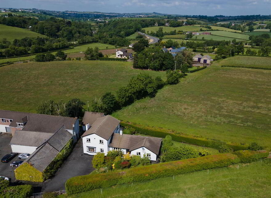 252a & 252b Castlewellan Road, Banbridge, BT32 3SF
