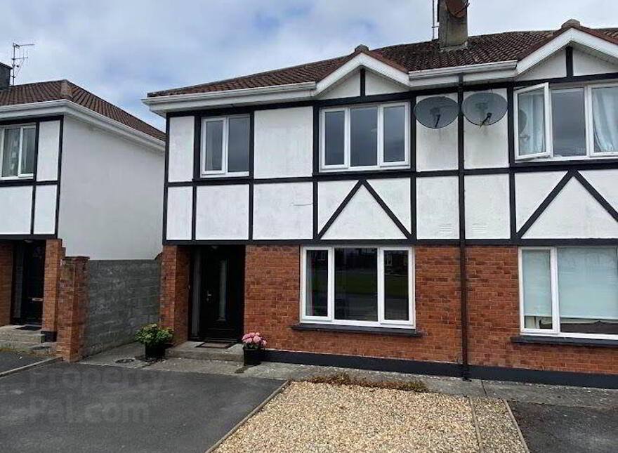 71 The Hawthorns, Limerick Road, Ennis photo