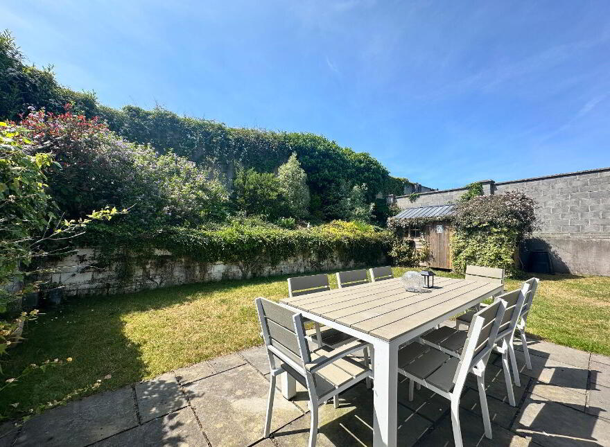 9 The Grange, Dunningstown Road, R95