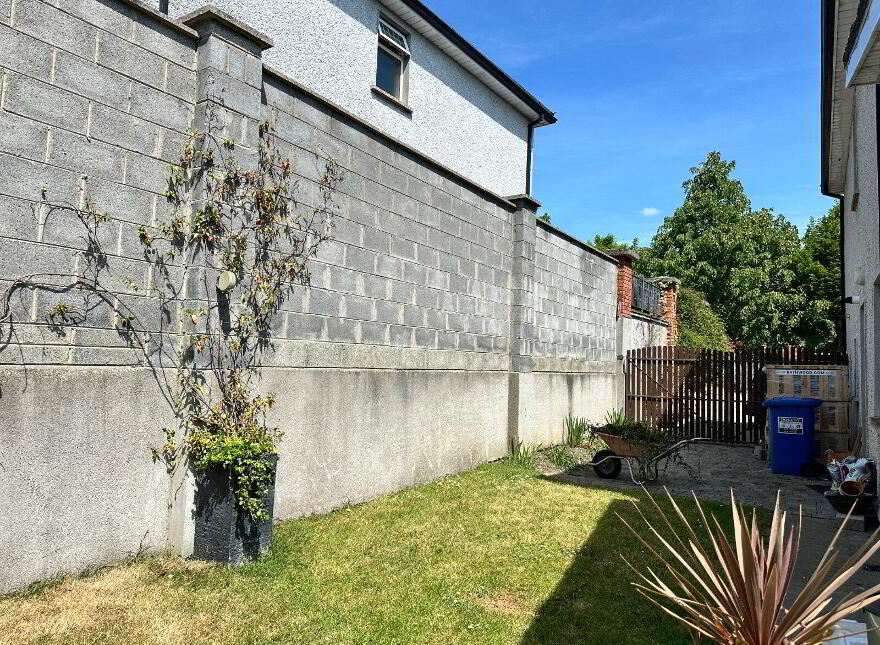 9 The Grange, Dunningstown Road, R95