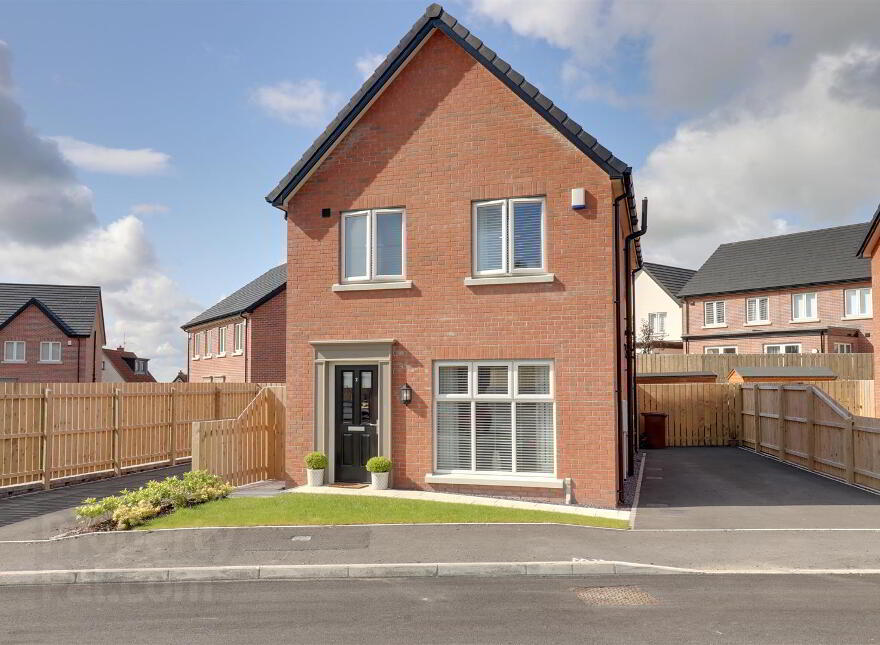 2 Oak Meadow Green, Beverley Garden Village, Newtownards, BT23 7JH photo