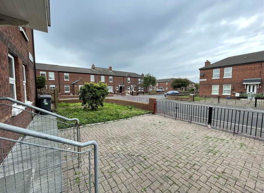 1 Vulcan Gardens, Belfast, BT5 4TU