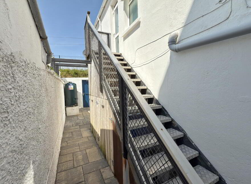 50 Eglinton Street, Portrush, BT56 8DY