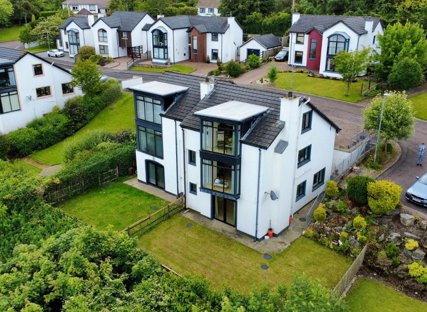 8 Dunhugh Manor, Victoria Road, L’derry, BT47 2TG photo