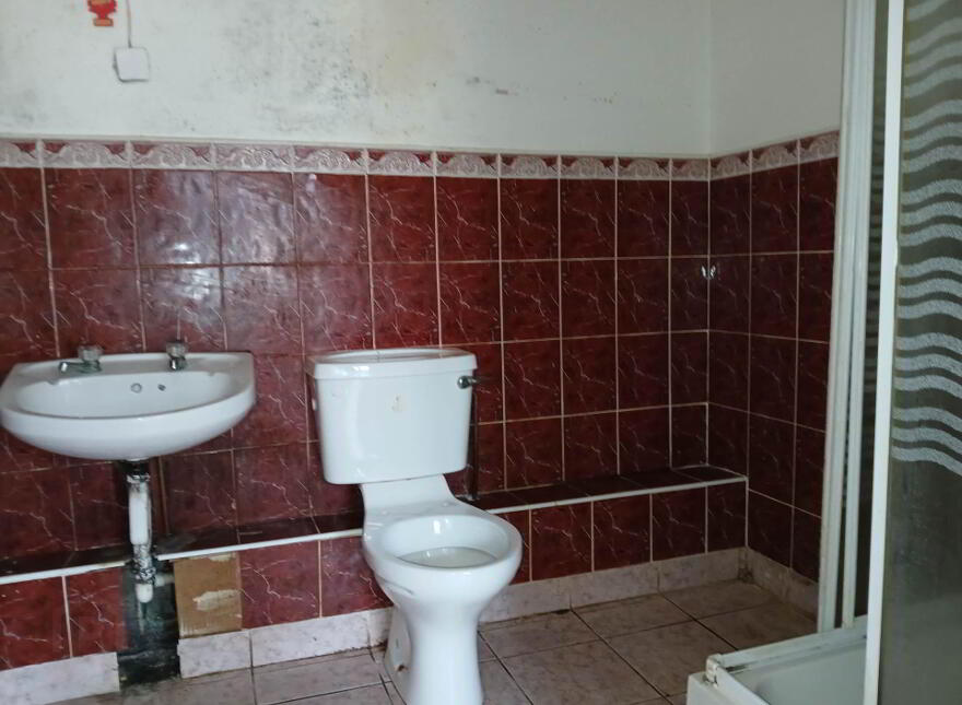 11 Elworth Court, Golden Island, Athlone, N37NV05