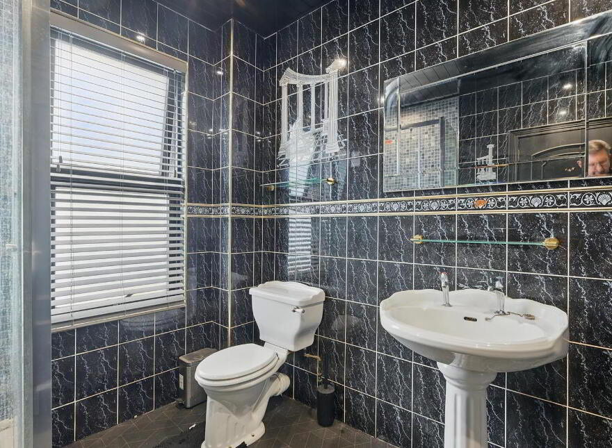 18 Collingwood Avenue, Belfast, BT7 1QT