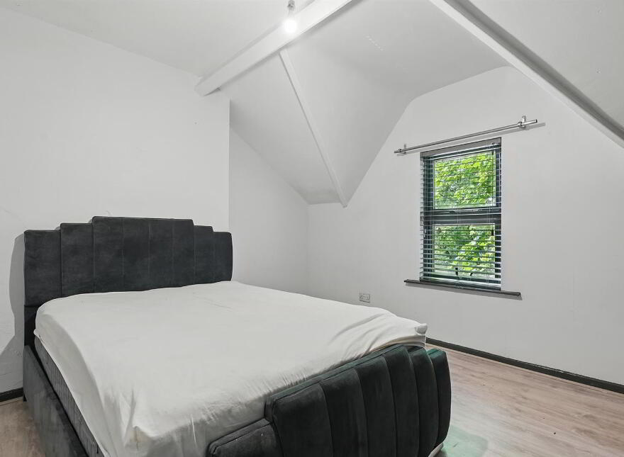 18 Collingwood Avenue, Belfast, BT7 1QT