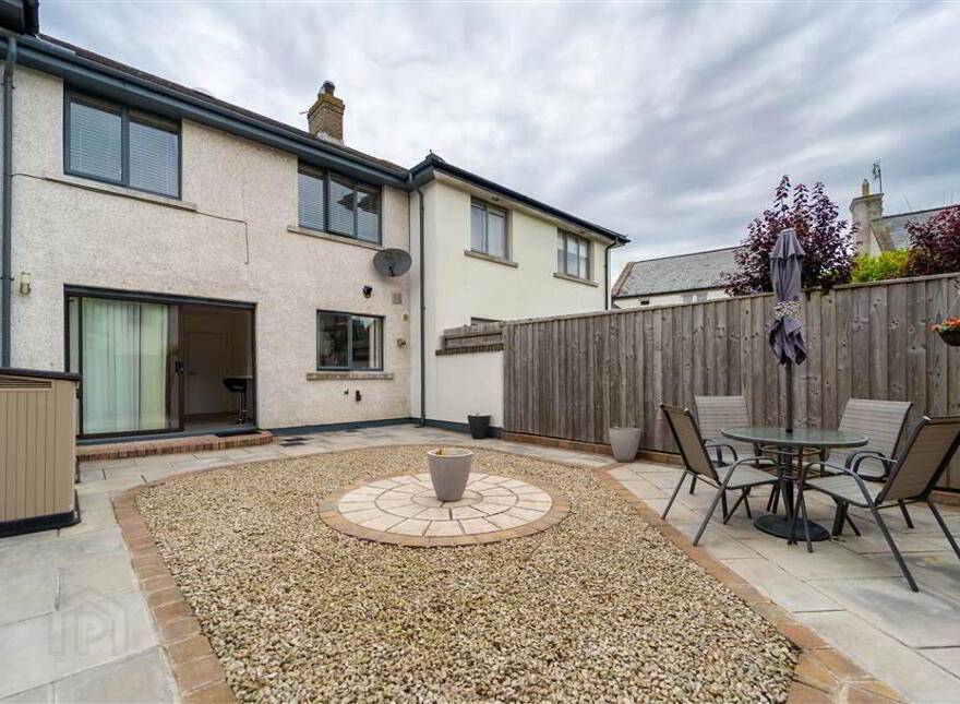 6 Cove Hollow, Groomsport, BT19 6HT