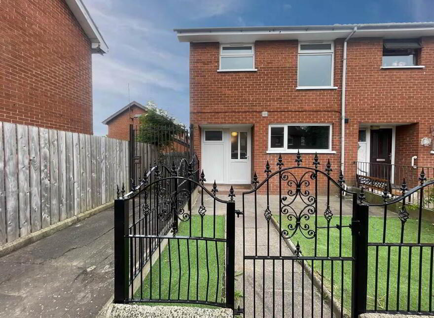 14 Mcdonnell Street, Falls Road, Belfast, BT12 4JY photo