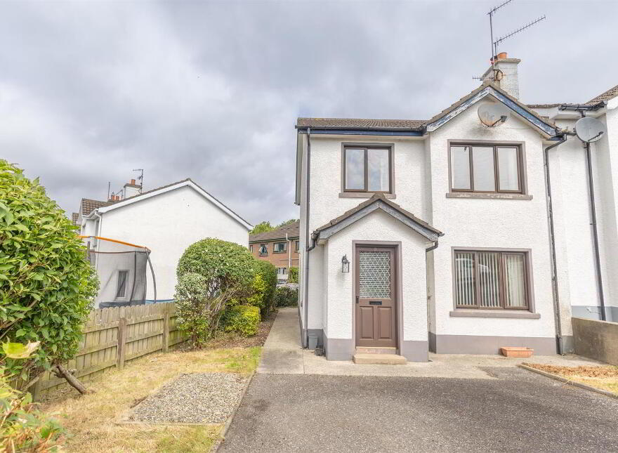 8 Jemesons Court, Warrenpoint, Newry, BT34 3TE photo
