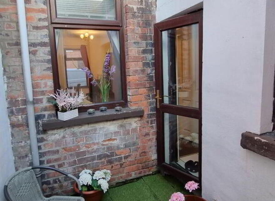 127 Donegall Avenue, Belfast, BT12 6LT