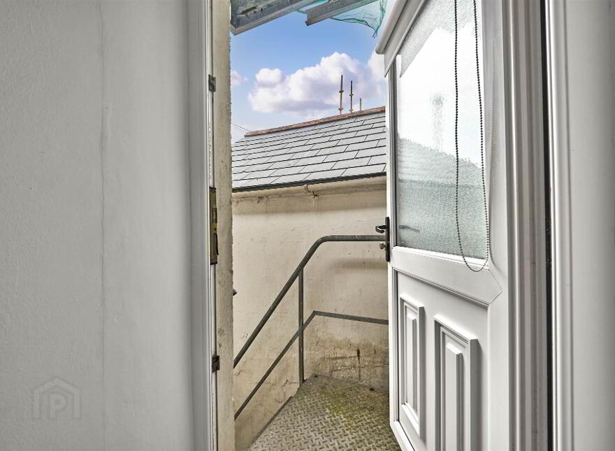 Apt 3, 64 Causeway Street, Portrush, BT56 8AD