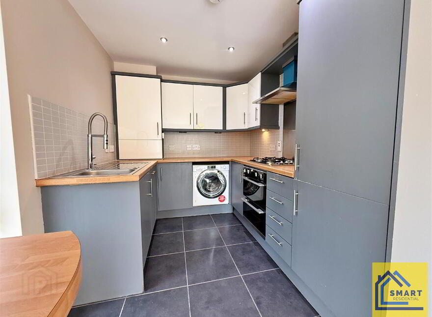 1 Station Road, Belfast, BT4 1RE