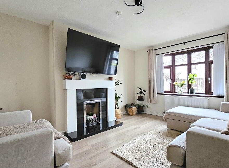 6 Bessfield Close, Carrickfergus, BT38 7BW